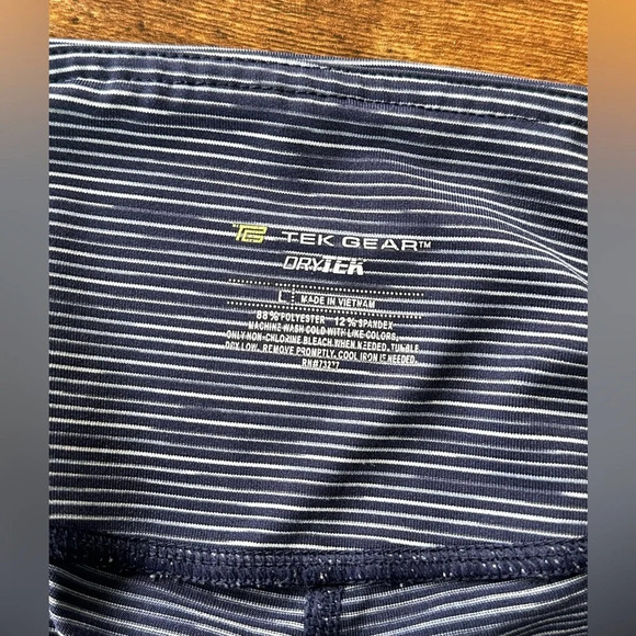 Tek Gear Dry Tek Capri Leggings - Size L - Picture 4 of 6